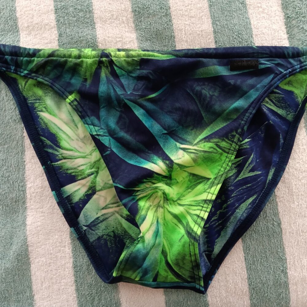 (Pre-Owned) VINTAGE HOM SWIM BRIEF, SIZE 34", GREEN/BLUE PATTERN (*)